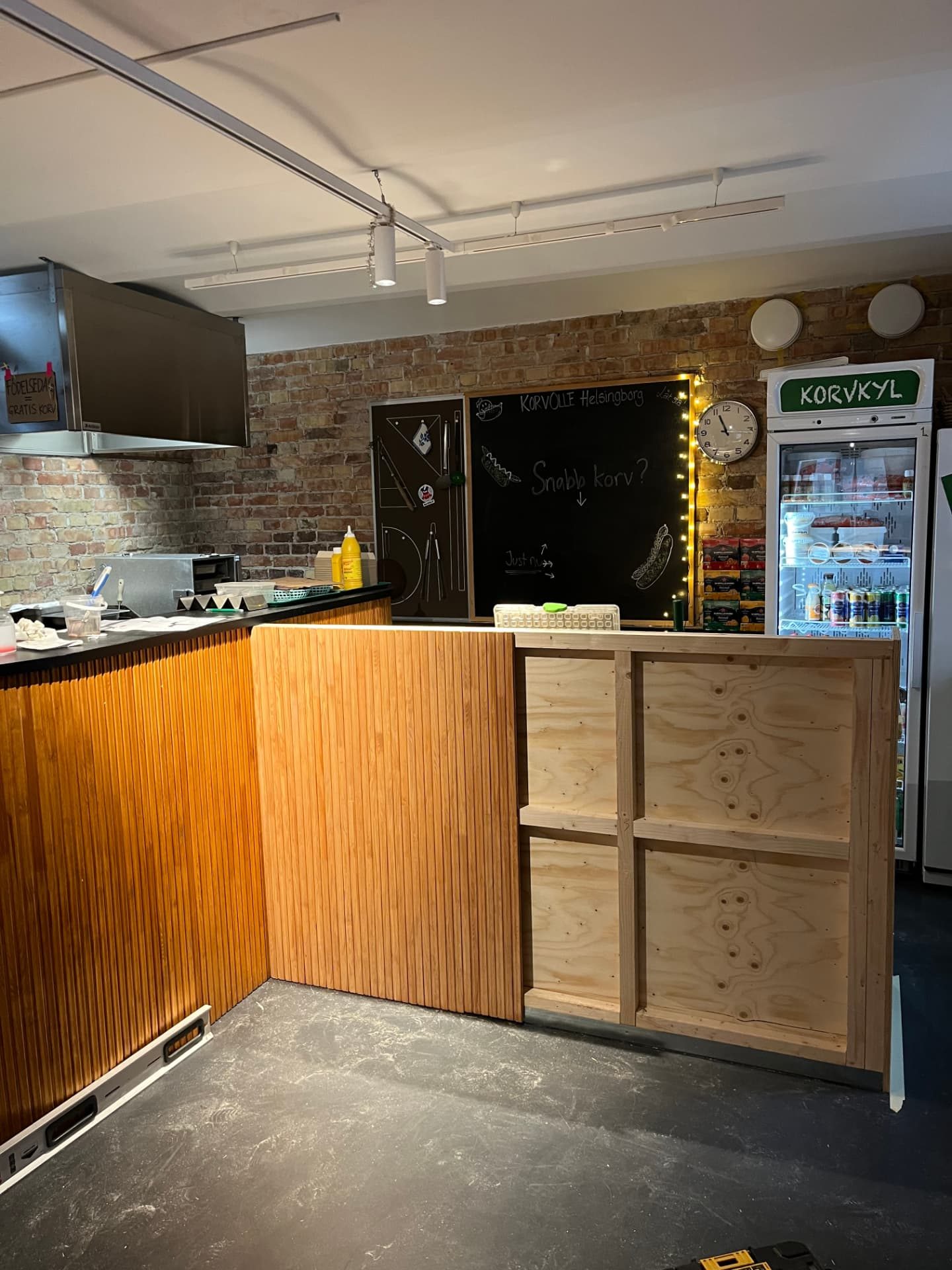 Förlängning av platsbyggd bar hos Korv-Olle i Helsingborg
