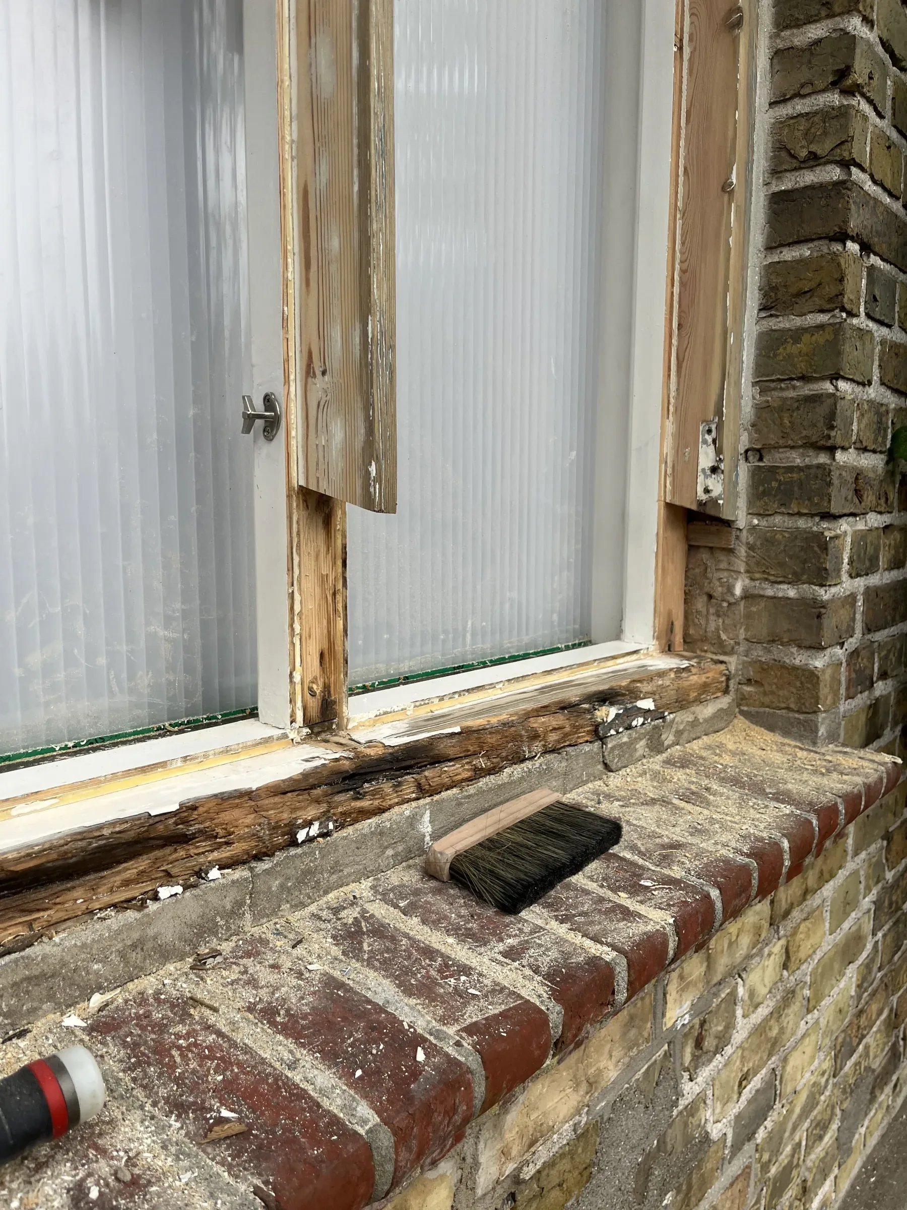Detalj av avslutad trälagning